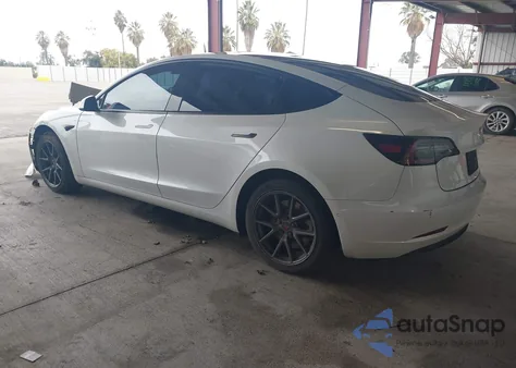 2021 Tesla Model 3 Long Range Dual Motor All-Wheel Drive z USA, uszkodzony, nr VIN 5YJ3E1EB7MF044518